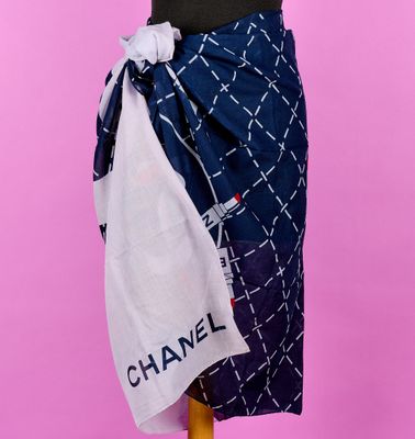 Jupe Chanel à imprimé bleu marine et blanc