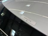 a sticker on the hood of a car that says vapatto