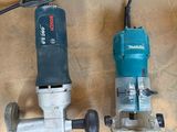 deux outils électriques posés sur une table
