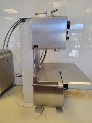 a machine that is sitting on a counter in a room