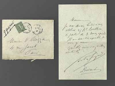 une vieille enveloppe avec un timbre au recto et un timbre au verso