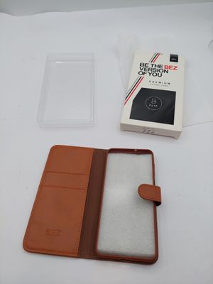 an image of a wallet case with a phone inside of it