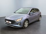 La nouvelle Hyundai Ion est garée dans une grande pièce