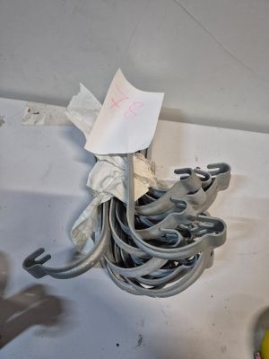 Lot de 21 crochets métalliques galvanisées Ø80, destinées à …