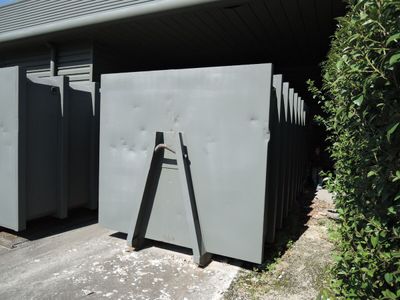 2 compacteurs à déchets dont :