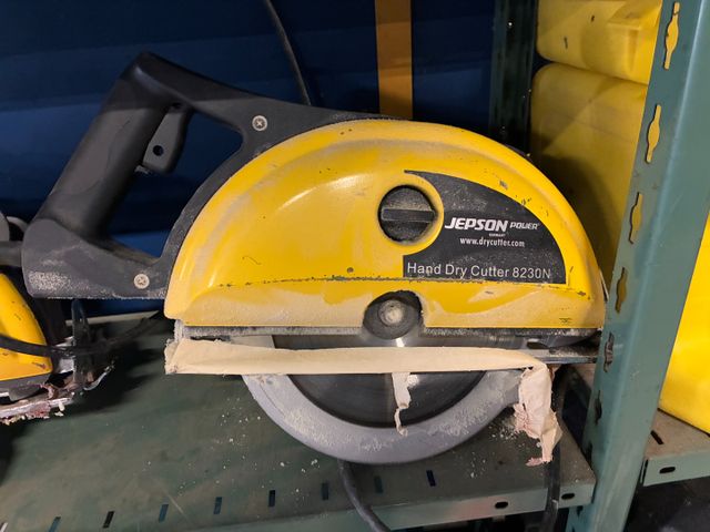 Scie circulaire JEPSON Hand Dry Cutter 8230N. Non testée