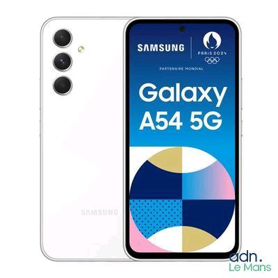Le smartphone Samsung A455 5G est présenté en blanc