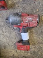 T13: Lot d'électroportatifs de marque MILWAUKEE comprenant: … (photo 5)