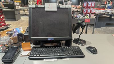 CONFIGURATION de caisse composé de d'un ordinateur HP, douch…