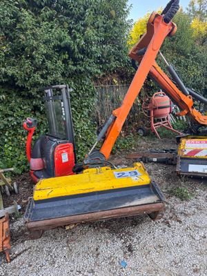 une petite machine qui se trouve dans la terre