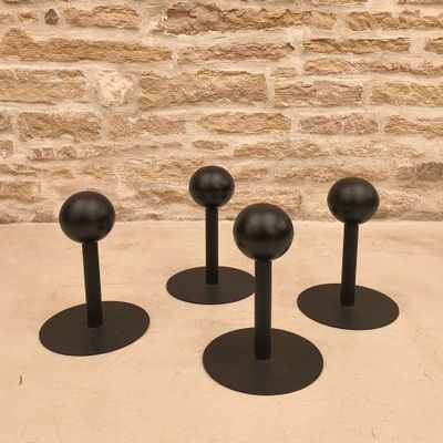 4 pieds de table basse modèle Peper Young, design Philippe Starck, édi