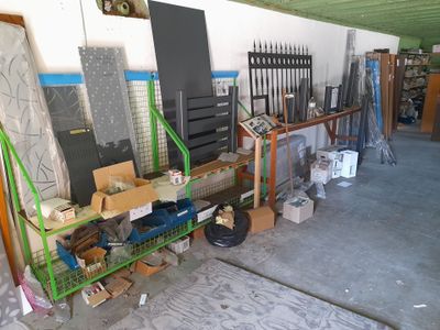 a lot of different types of furniture in this room