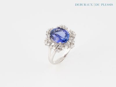 a blue sapphire and diamond ring