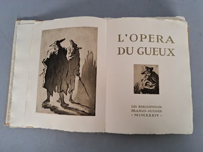 un livre avec la photo d'un homme et d'une femme