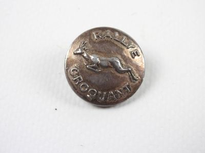 a close up of a silver coin with a kangaroo on it