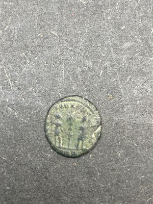 Centeninalis ou nummus Constantin II le jeune 316/340 revers…