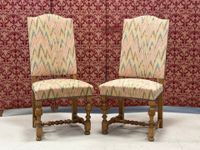 Paire de chaises de style Louis XIII.