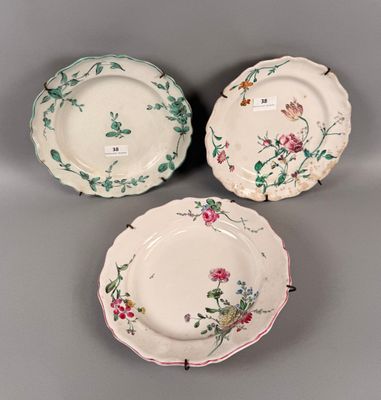 Trois assiettes en faïences de Marseille XVIIIème siècle don…