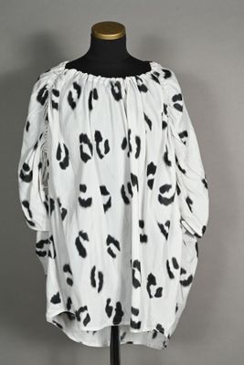 CHRISTIAN WIJNANTS. Ample top gris tacheté noir encolure ron…