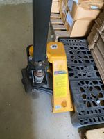 Un transpalette manuel TOTAL LIFTER (photo 2)