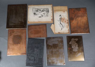 beaucoup de vieux livres sur la table