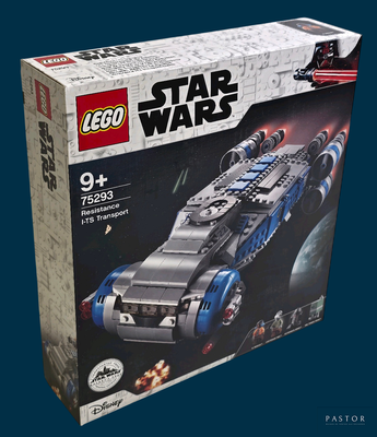 une boîte contenant un véhicule Lego Star Wars
