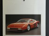 Le catalogue Ferrari - France est présenté sur un fond noir
