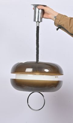 Ecole XXe, suspension boule en verre fumé formant anneau ouv…