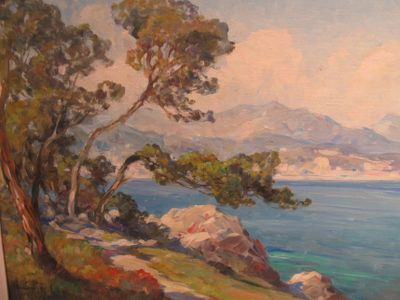 un tableau représentant une vue sur l'océan depuis une colline
