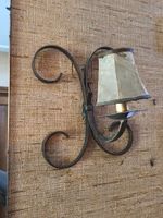 Lot comprenant une paire d'applique, une autre et un lustre … (photo 2)