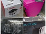 quatre photos différentes d'une boîte contenant une cafetière