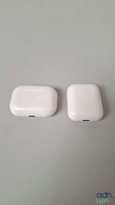 Boîtier de recharge sans fil pour AirPods d'Apple - blanc