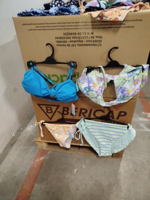 Lot de 250 pièces de maillots de bain - Différents modèles