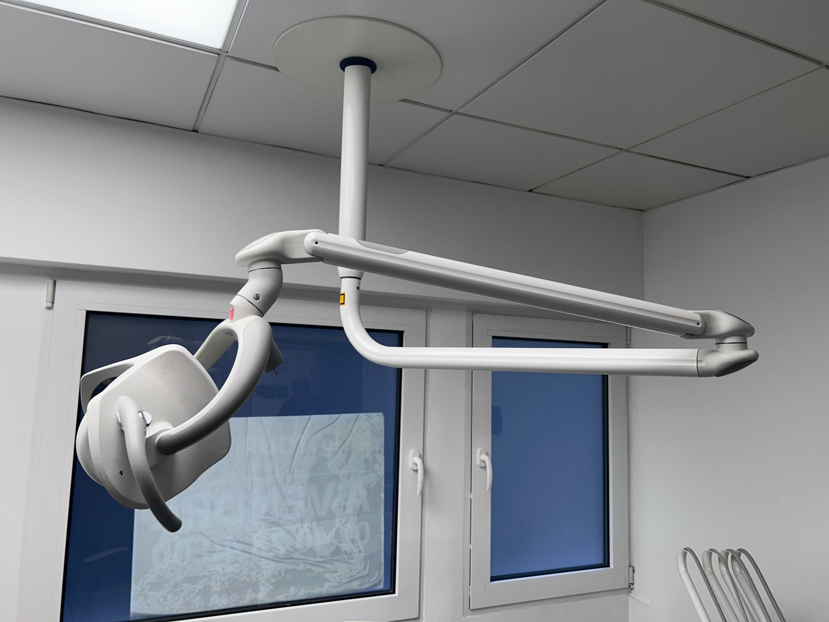 1 unité de dentiste de 2014 comprenant :