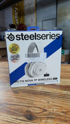 Casque supra-auriculaire SteelSeries neuf à vendre à San José, Californie