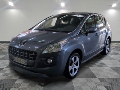 la photo d'une voiture garée dans un garage