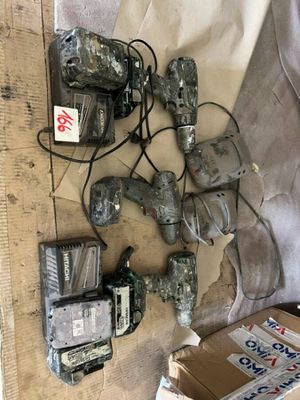 a lot of tools that are laying on the floor