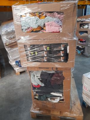 Lot DE Solderie Dont Vetements + Sous Vetements + Articles S…