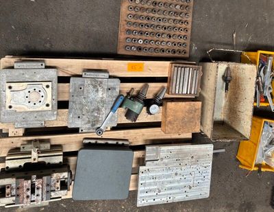un grand nombre d'outils sur une palette
