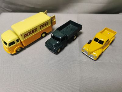 DINKY TOYS - ATLAS Camion SIMCA Cargo "Dinky Toys" jaune cla…