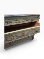 Commode en bois laqué dans les tons de vert et bleu à décor … (photo 5)