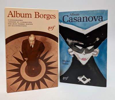 deux livres posés côte à côte sur une table