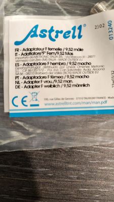 un sac en plastique sur lequel est collée une étiquette portant l'inscription « astrel »