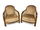 paire de chaises en bois sculpté et rembourrées, recouvertes de velours beige