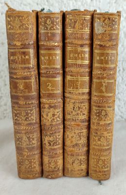 ROUSSEAU (J.-J.) : Emile ou de l'Education.