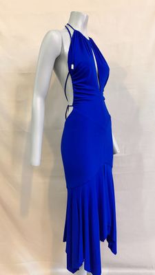 une robe bleue sur un mannequin, un mannequin, un mannequin, un mannequin, un mannequin, un mann