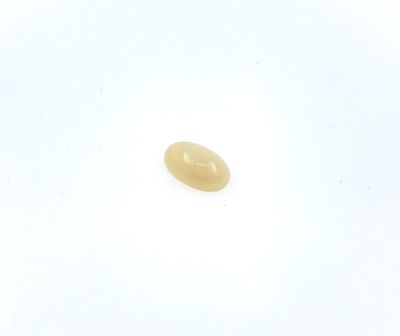 OPALE taillée en cabochon. 1.71 carats.