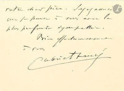 une vieille photo en noir et blanc représentant une lettre manuscrite sur une feuille de papier
