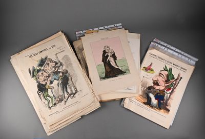 plusieurs vieux livres sont empilés sur une table
