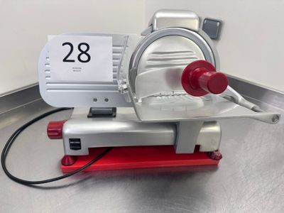 l'image d'une machine posée sur une table